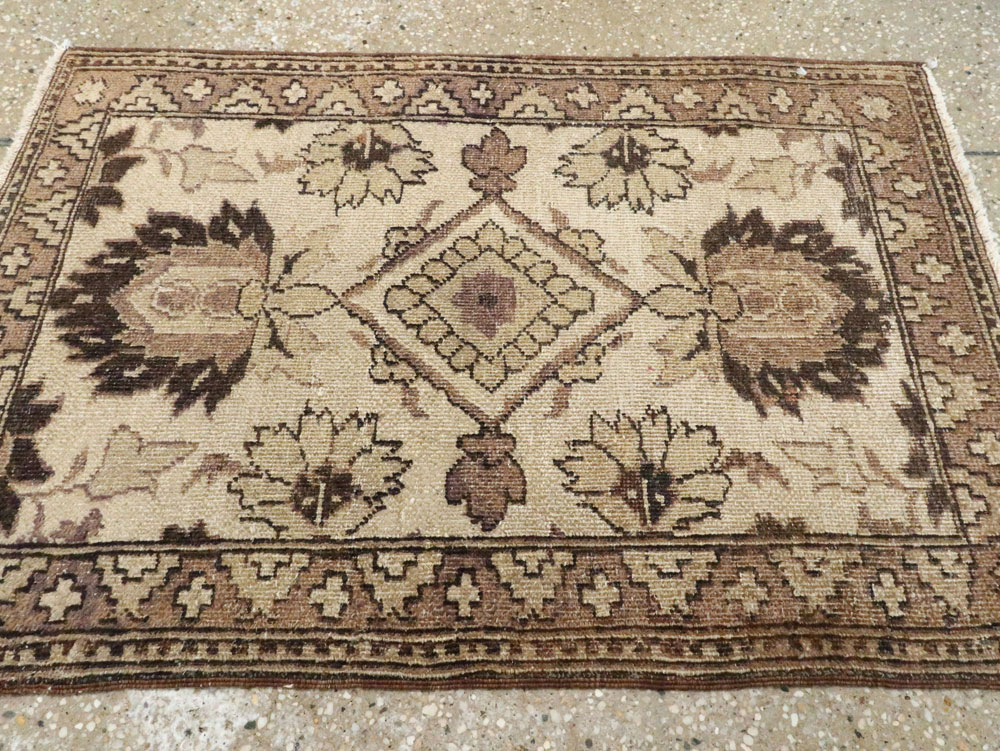 Antique Indian Agra Rug, No.9067 - Gsblank