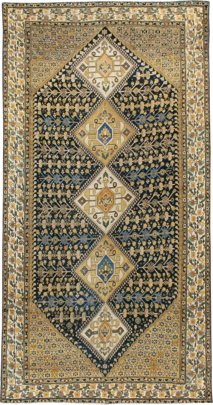 Antique Persian Shiraz Gallery Carpet, No.9147 - Gsblank