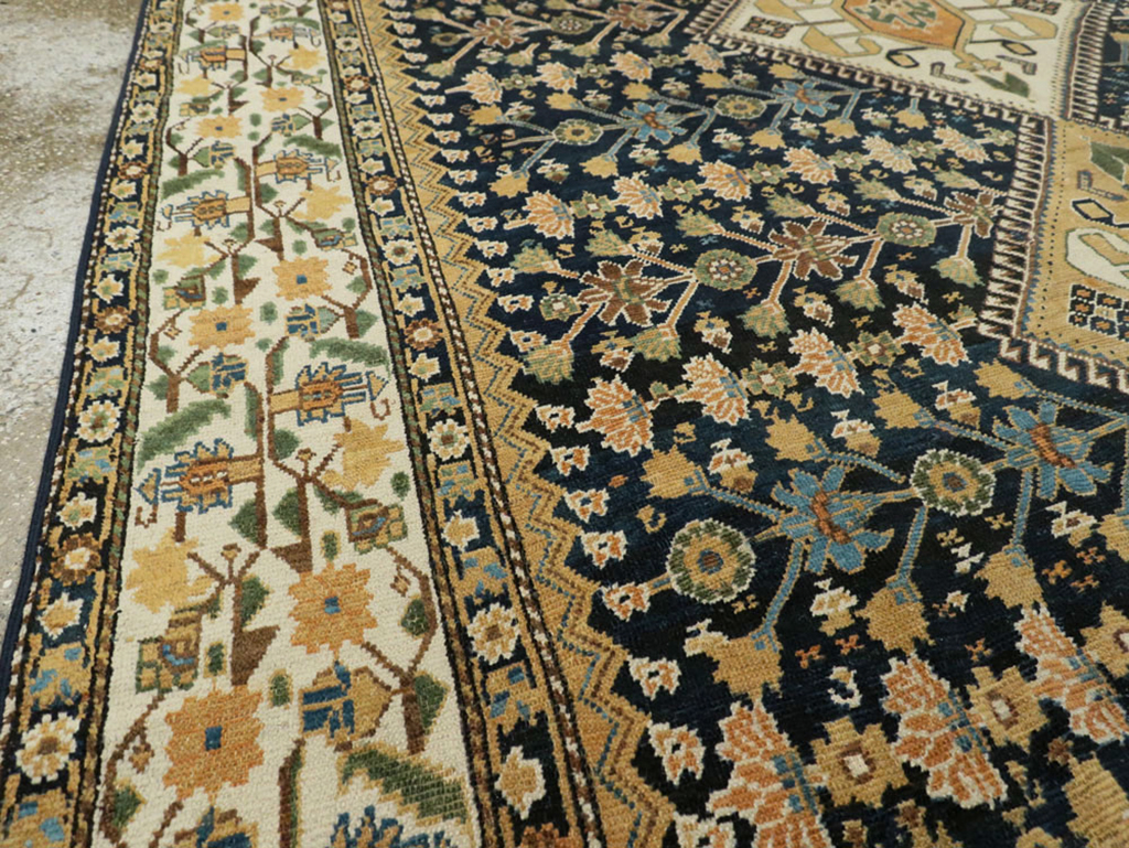 Antique Persian Shiraz Gallery Carpet, No.9147 - Gsblank