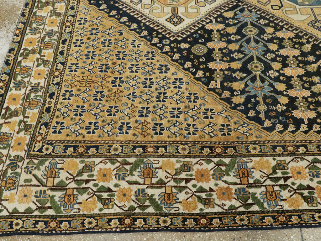 Antique Persian Shiraz Gallery Carpet, No.9147 - Gsblank