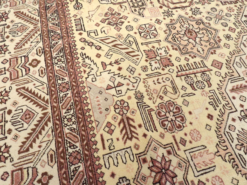 Vintage Persian Tabriz Carpet, No.9259 - Gsblank