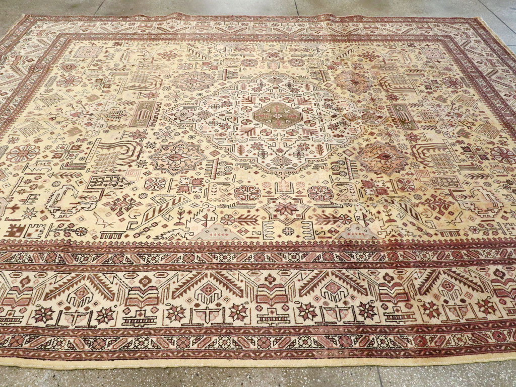 Vintage Persian Tabriz Carpet, No.9259 - Gsblank