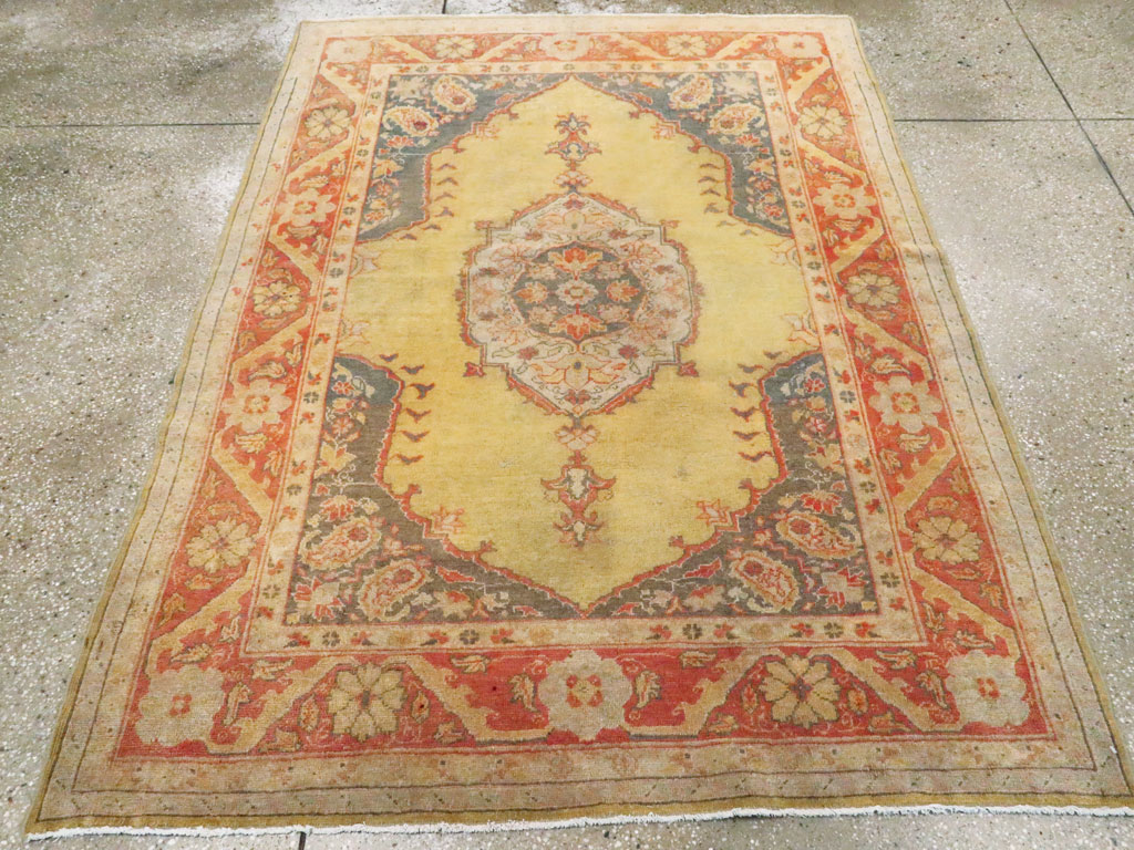 An Oushak Carpet, No.9395 - Gsblank