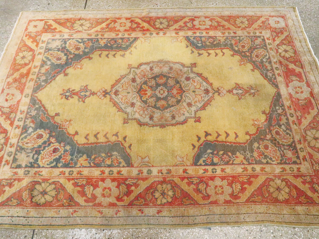 An Oushak Carpet, No.9395 - Gsblank