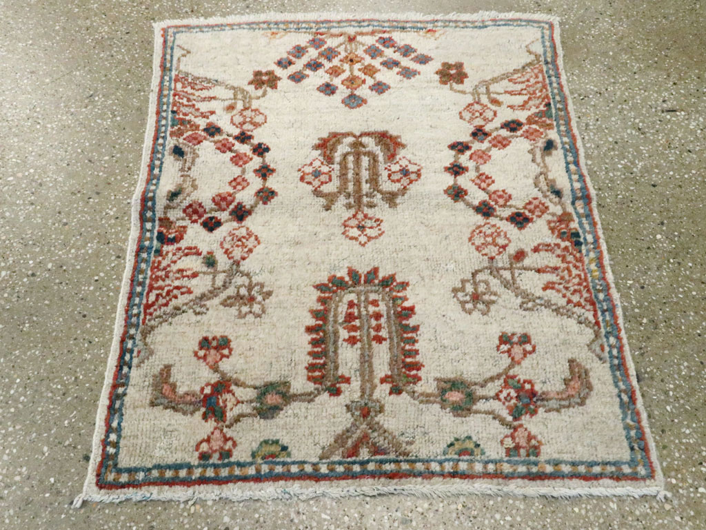 Antique Persian Mahal Rug, No.9460 - Gsblank