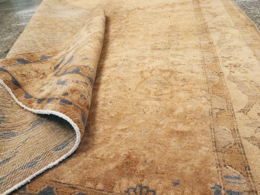 An Agra Rug, No.9594 - Gsblank