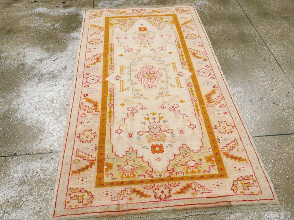 Antique Turkish Oushak Rug, No.9640 - Gsblank