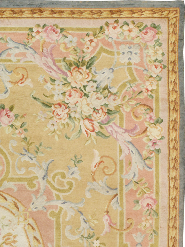 Vintage European Savonnerie Carpet, No.9835 - Gsblank