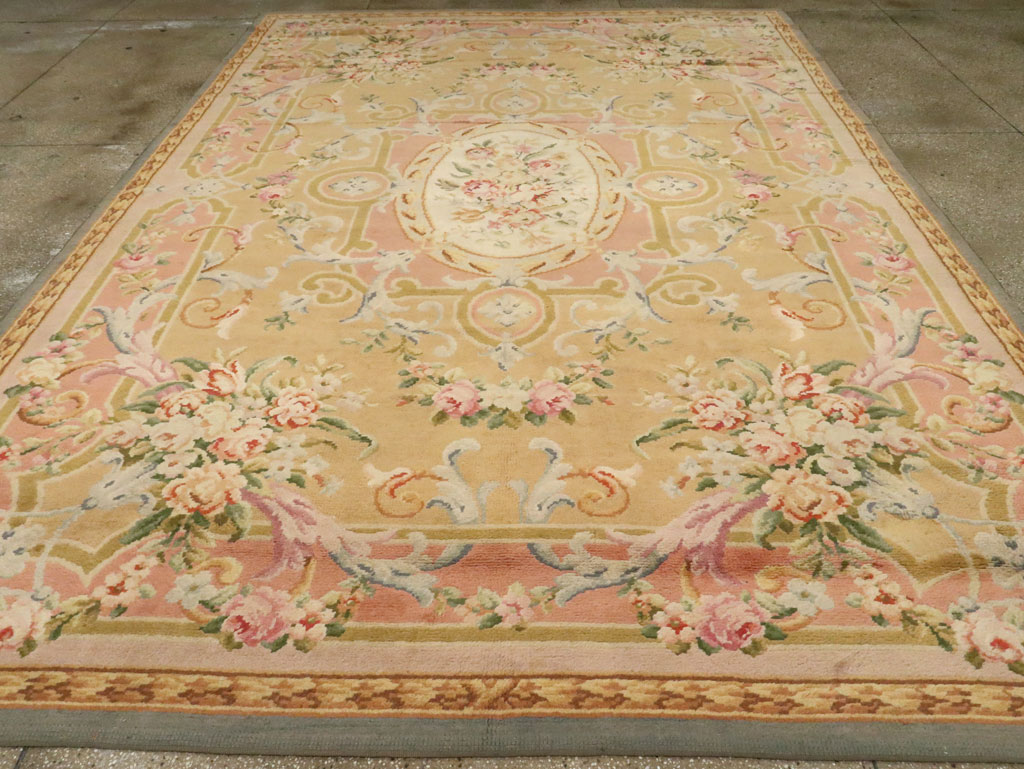 Vintage European Savonnerie Carpet, No.9835 - Gsblank