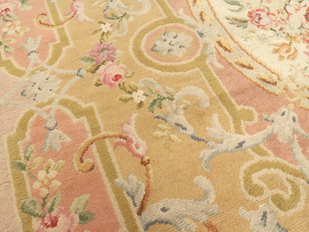 Vintage European Savonnerie Carpet, No.9835 - Gsblank