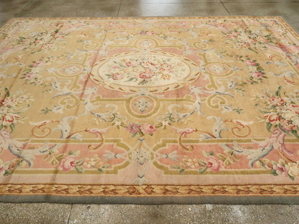 Vintage European Savonnerie Carpet, No.9835 - Gsblank