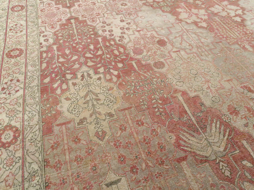 Antique Herekeh Carpet, No.9899 - Gsblank